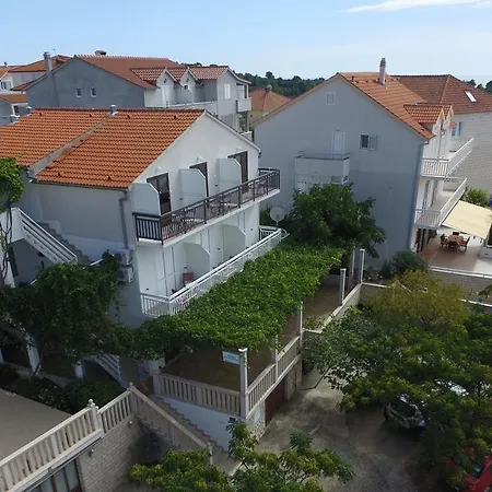 Ivanovic Guest house 3*