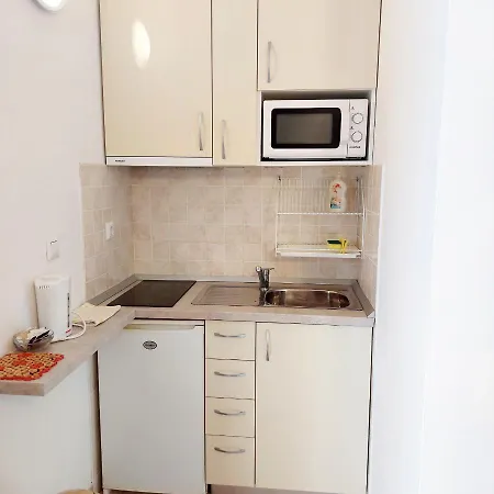 Konukevi Ivanovic 3*