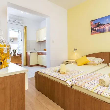 Ivanovic 3* Hvar Town