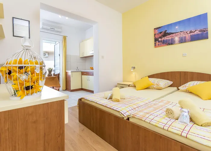 Ivanovic 3* Hvar Town